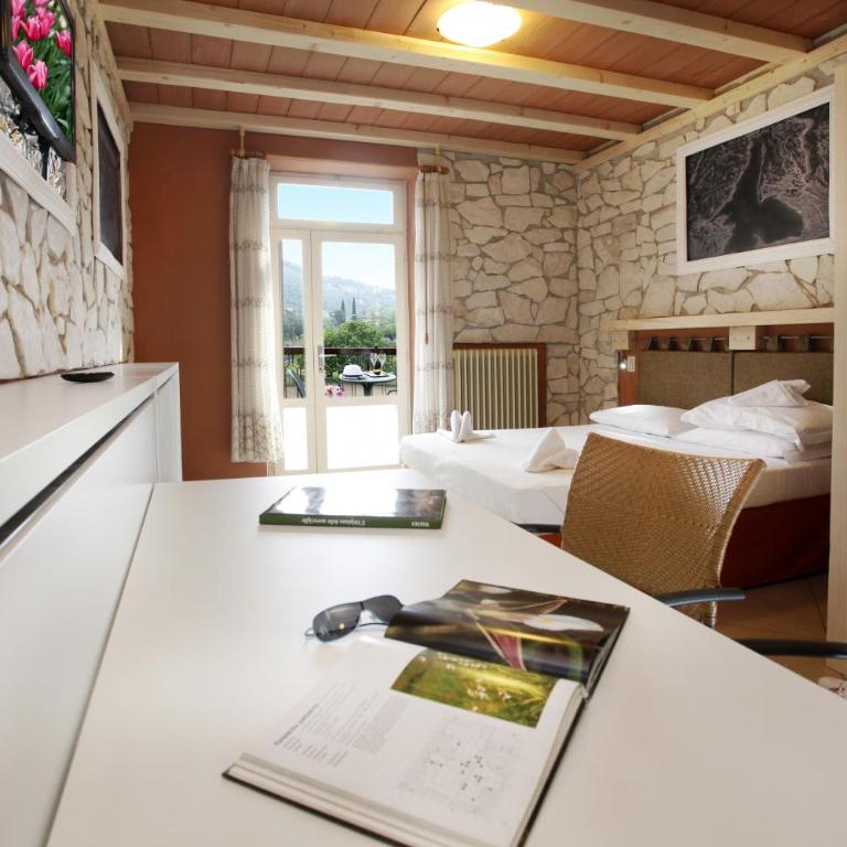 Albergo Garni Orchidea - Camera Matrimoniale con Balcone - 8