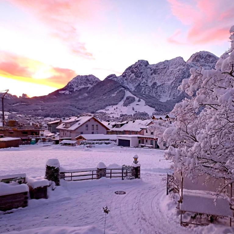 Villa Edelweiss - 3 to 6 Guests - private use of indoor pool, sauna and garden terrace - Apartment mit 2 Schlafzimmern - 41