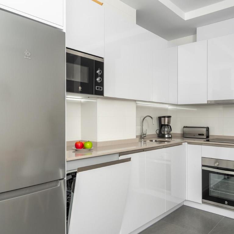 Central Family Lodging by Costarentals - Ref 111 - Two-Bedroom Apartment - 10