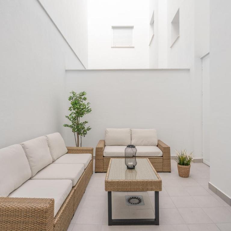 Central Family Lodging by Costarentals - Ref 111 - Two-Bedroom Apartment - 12