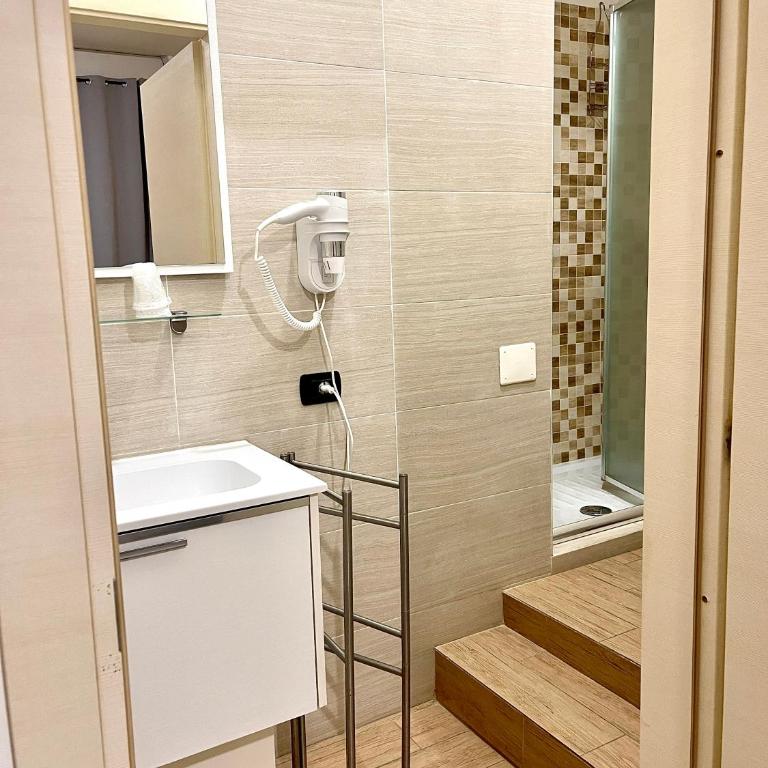 Sapore di mare 5 Terre Affittacamere - Quadruple Room with Private Bathroom - 2
