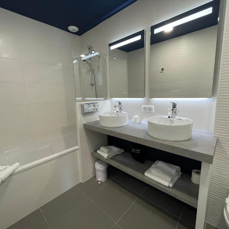 Best Western Hôtel Royan Océan - Chambre Double Supérieure avec Vue Panoramique sur Mer - 4