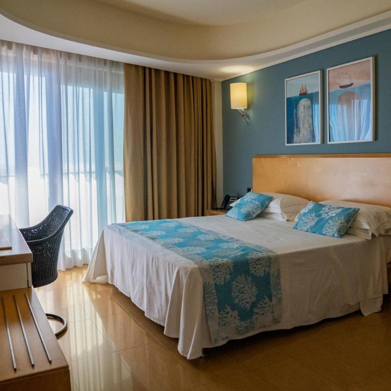 Taormina Panoramic Hotel - Camera Deluxe Matrimoniale/Doppia con Letti Singoli con Vista Mare - 1
