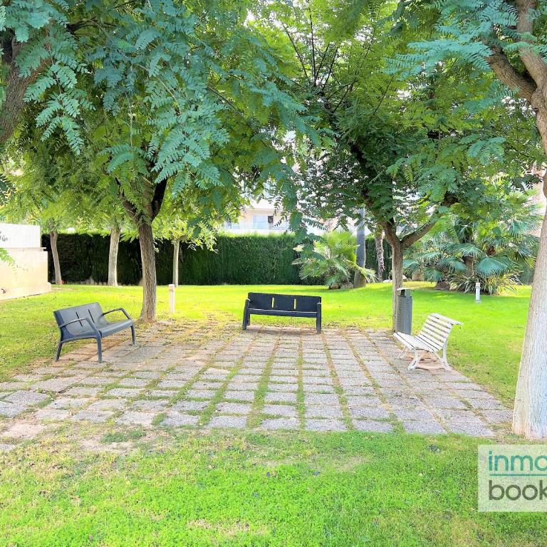 Villa Elvira Salou , con piscina y aparcamiento gratis - Three-Bedroom Apartment - 11