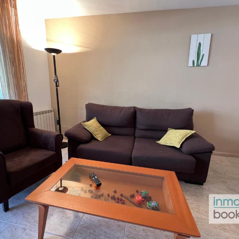 Villa Elvira Salou , con piscina y aparcamiento gratis - Three-Bedroom Apartment - 19
