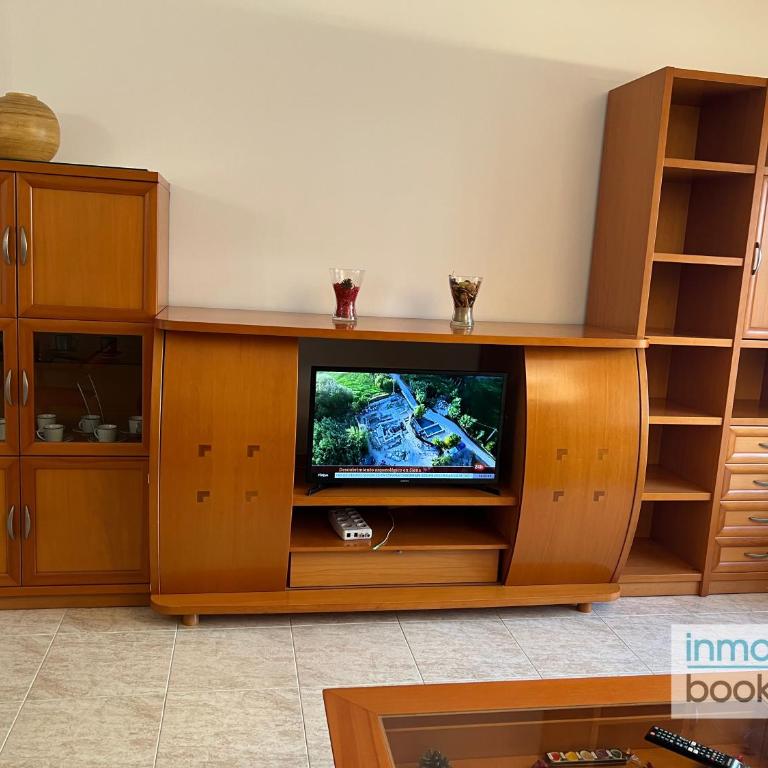 Villa Elvira Salou , con piscina y aparcamiento gratis - Three-Bedroom Apartment - 31