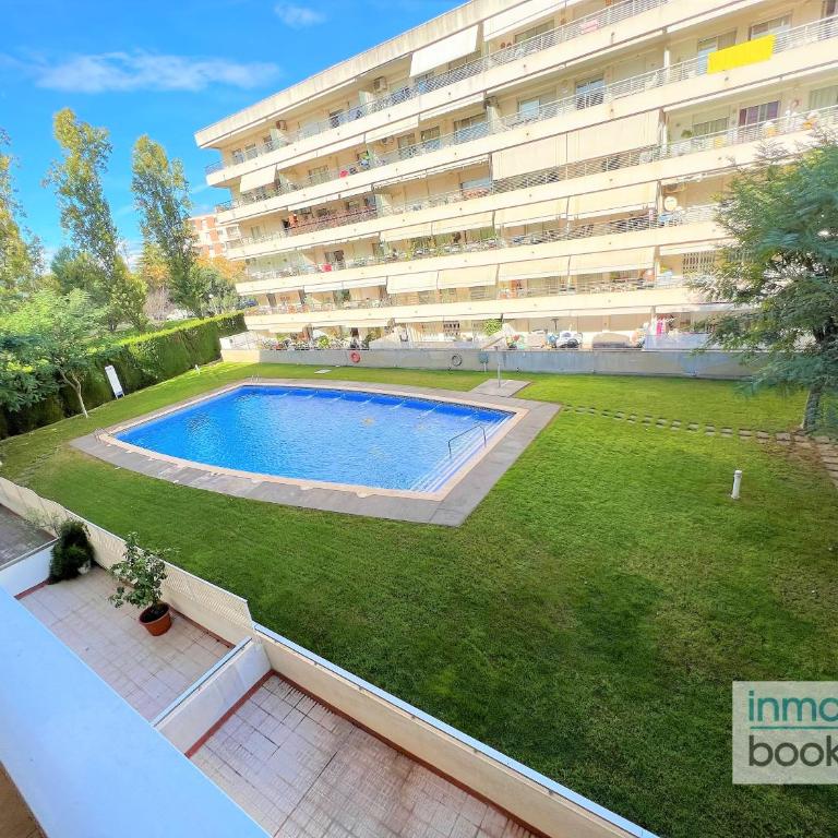 Villa Elvira Salou , con piscina y aparcamiento gratis - Three-Bedroom Apartment - 43
