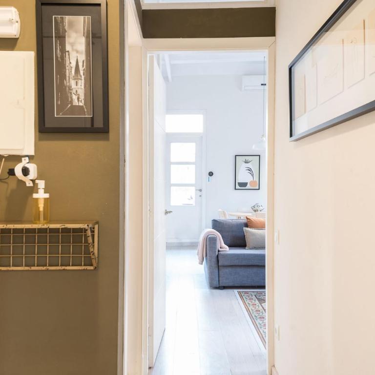 Cozy Apartment with Terrace in Gracia, Barcelona Local Life - Two-Bedroom Apartment - 20