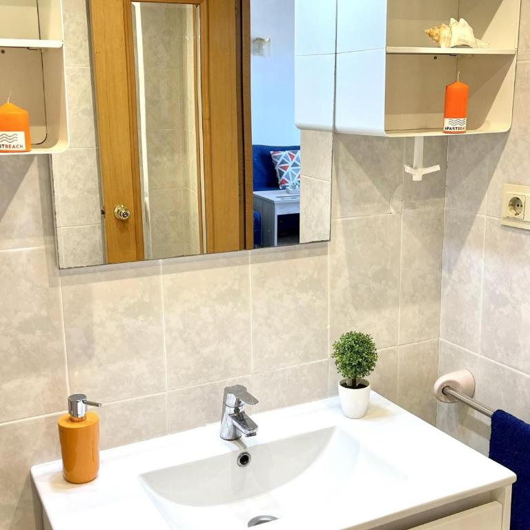 APARTBEACH AQUAMARiNA 216 JUNTO PLAYA MUY LUMINOSO - Three-Bedroom Apartment - 10