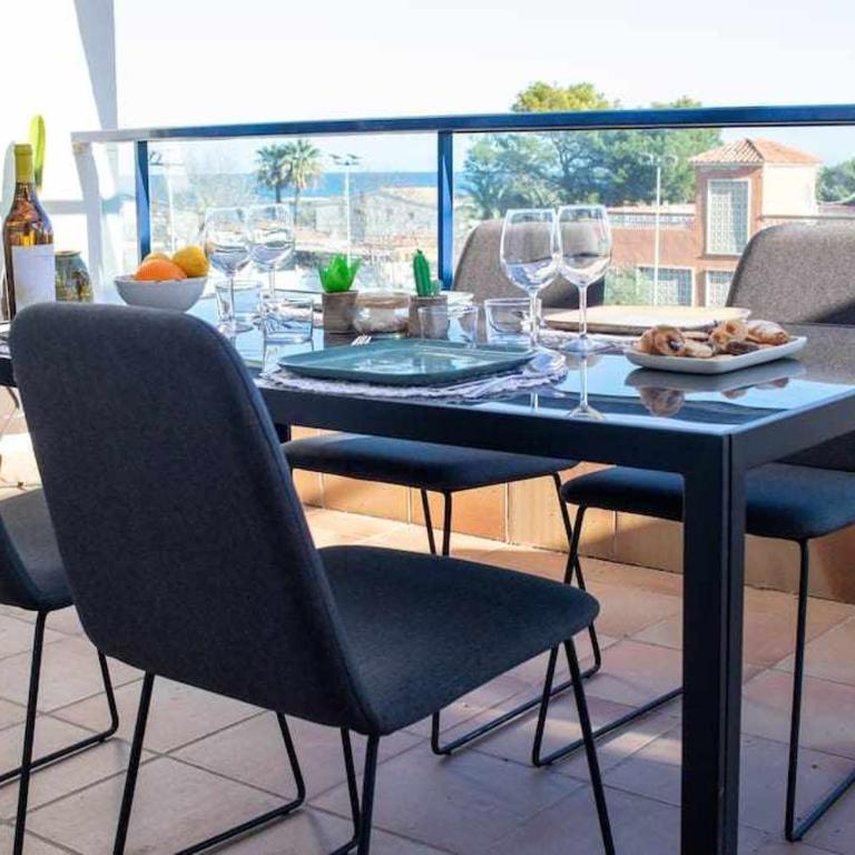Coqueto apartamento con vistas al mar - Two-Bedroom Apartment - 1
