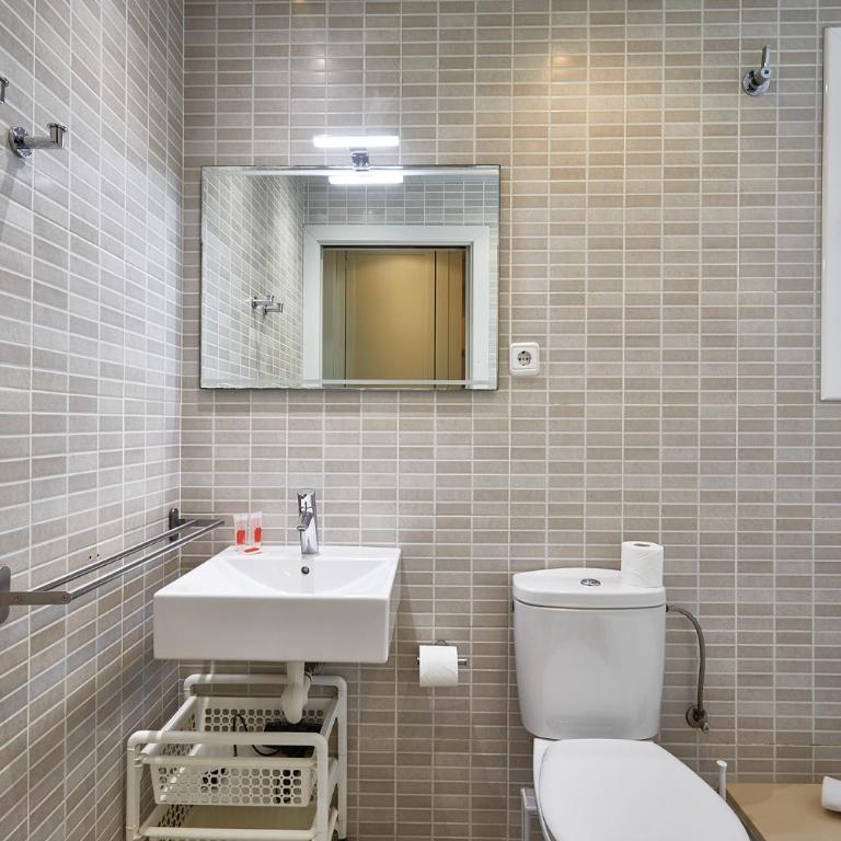 BBarcelona Montjuic Apartment - Two-Bedroom Apartment - 9