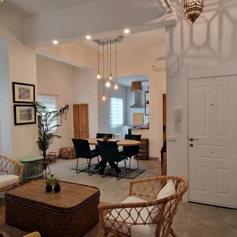 Holidays2Malaga Juan de Austria 2 bed & 2 bathroom 800 mts from Old Town - Apartamento de 2 dormitorios - 1