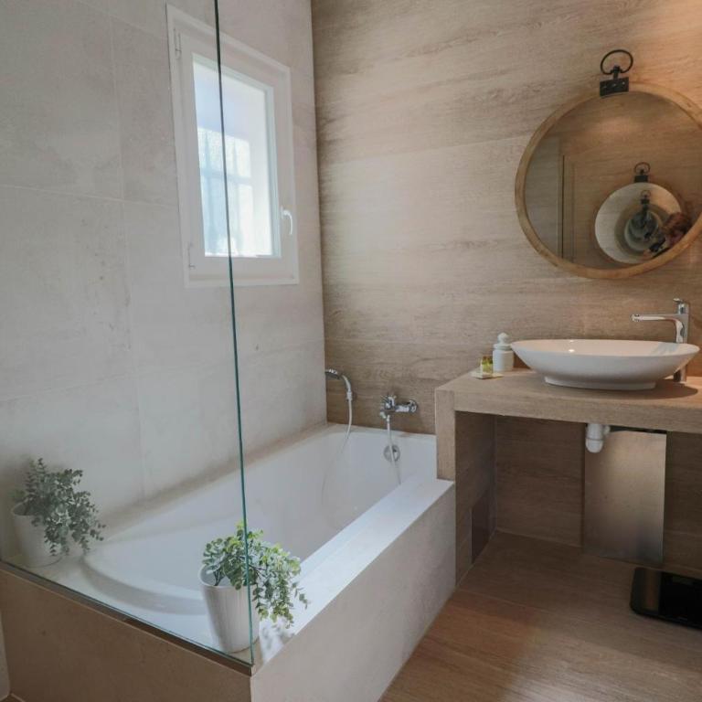 Peaceful Villa with Infinity Pool, 10' from the Center of Antibes - Villa avec Piscine Privée - 17