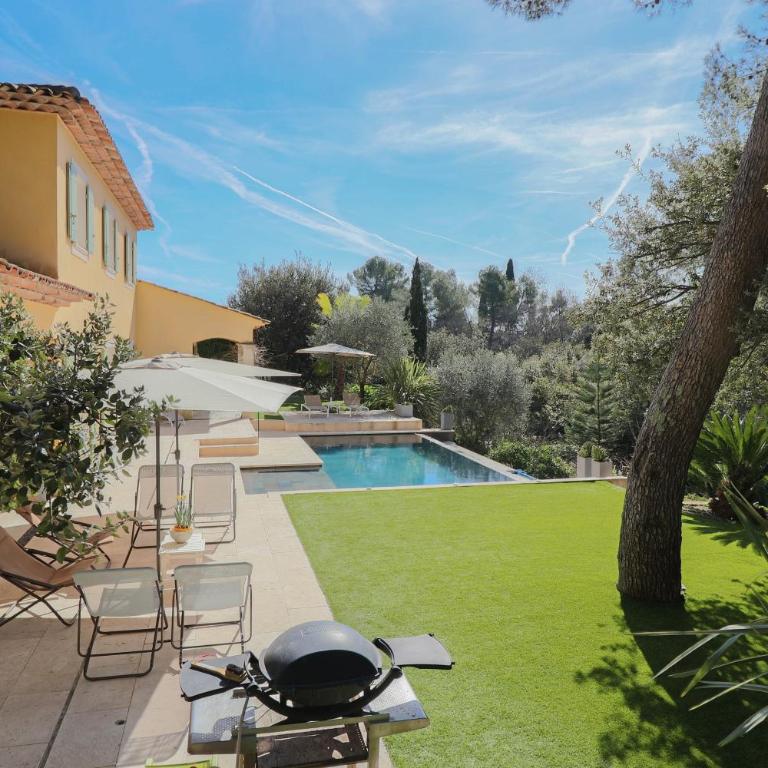 Peaceful Villa with Infinity Pool, 10' from the Center of Antibes - Villa avec Piscine Privée - 2
