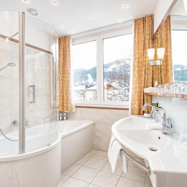 DAS RONACHER Thermal Spa Hotel - Doppelzimmer mit Balkon - 2