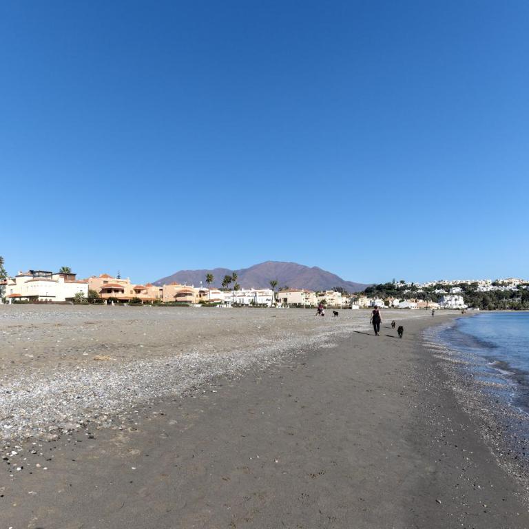 Luxury modern beachfront 3 bed gated community townhouse with pool, sun terrace, sea views close to all amenities - Casa de 3 dormitorios - 6
