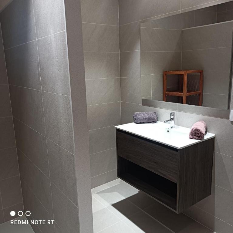 Mar i Muntanya HUTG- 002979 - Three-Bedroom Apartment - 11