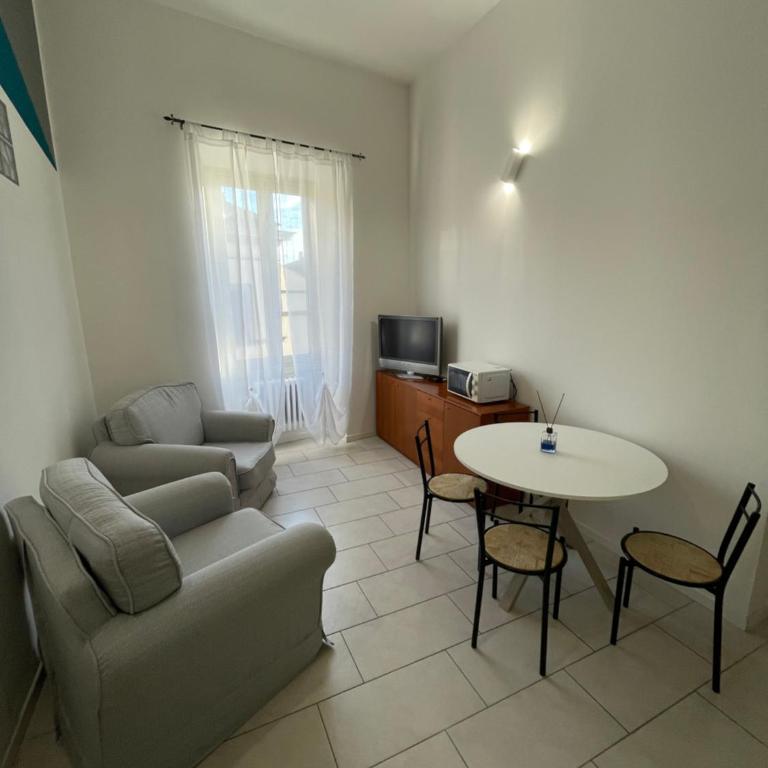 PAHome - Trilocale Piazza Fontana Grande LT - Appartamento con 2 Camere da Letto - 5