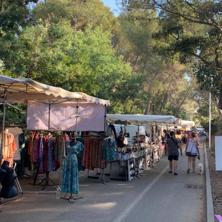 Studio 3 pers climatisé rénové, au calme, idéalement situé proche St Raphael-St Tropez, plage et commerces à pieds - Studio - 36