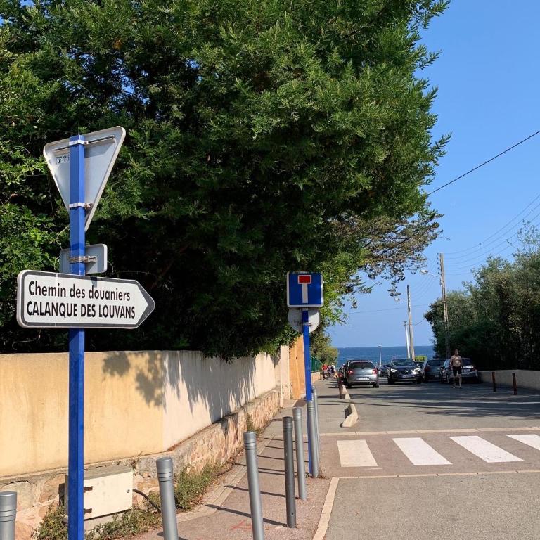 Studio 3 pers climatisé rénové, au calme, idéalement situé proche St Raphael-St Tropez, plage et commerces à pieds - Studio - 30