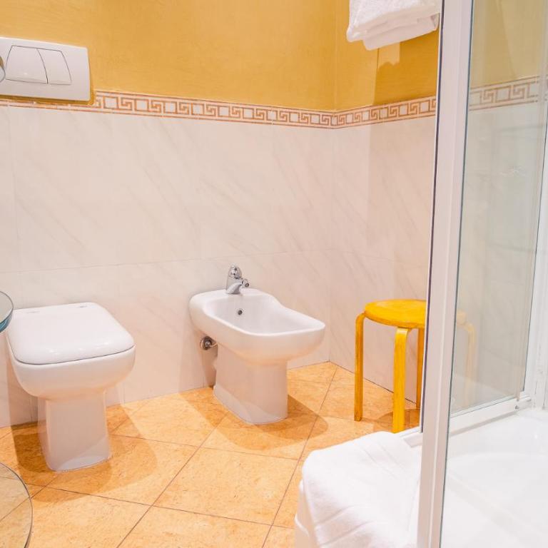 Domus Nova Palace - Italian Homing - Deluxe King Room - 5