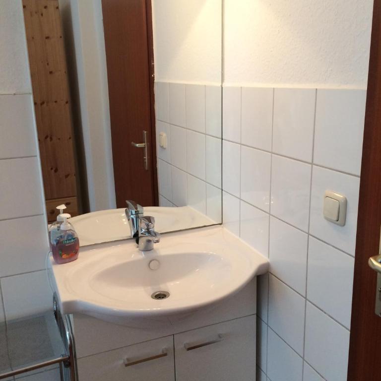 Pension Belo Sono München - Chambre Lits Jumeaux Économique avec Salle de Bains Commune - 4