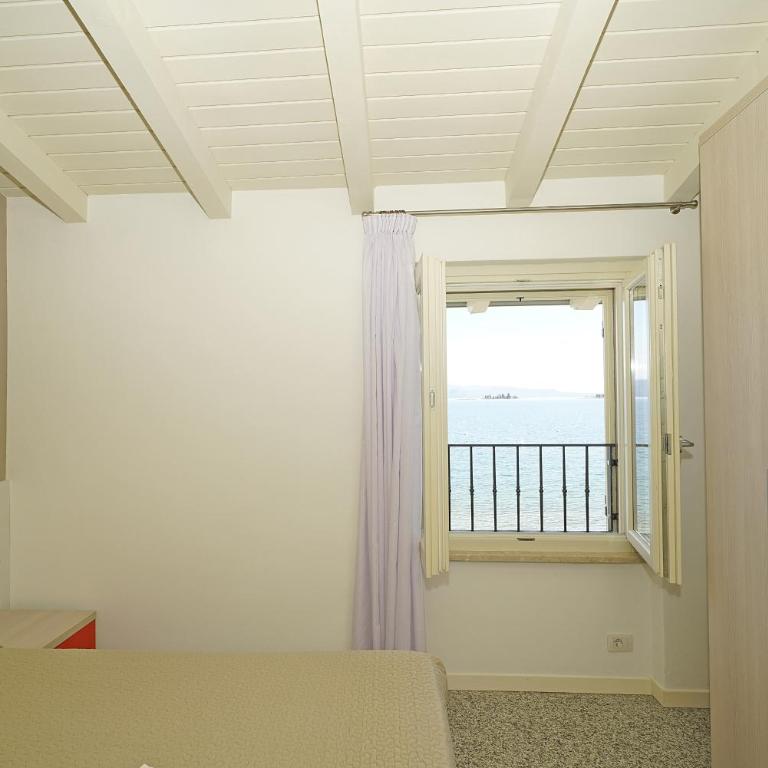 Onda Blu Resort - Appartamento con 2 Camere da Letto e Vista Lago - 8