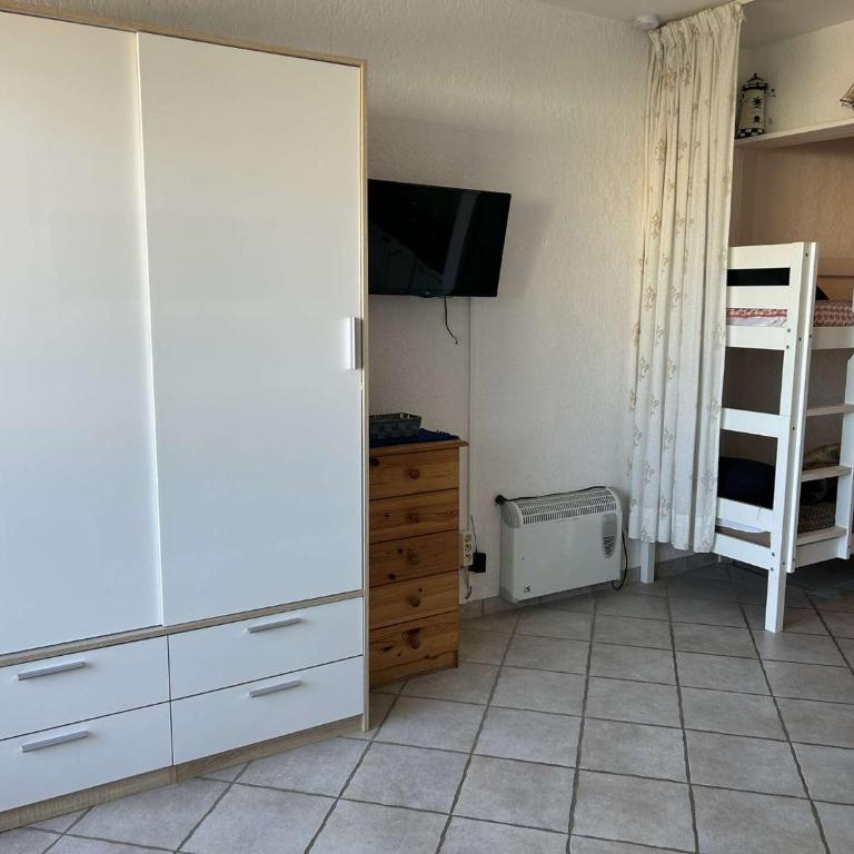 Studio Cabine Climatisé, Plage et Piscine, 4 Couchages - Port Camargue - FR-1-250-151 - Apartment (4 Erwachsene) - 3