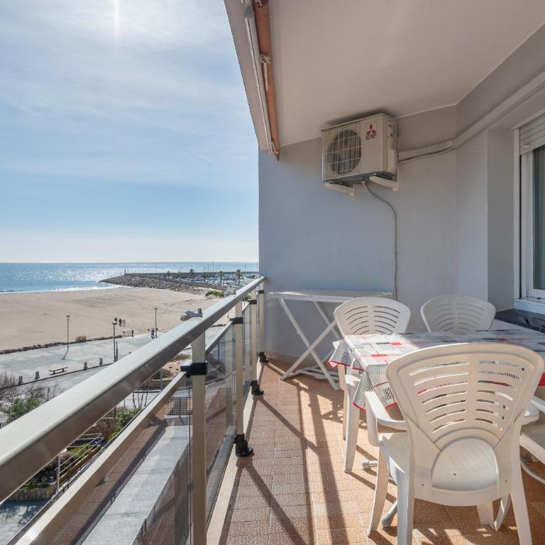 AT065 Primera línea de la playa, airco y aparcamiento privado - Apartamento de 2 dormitorios - 2