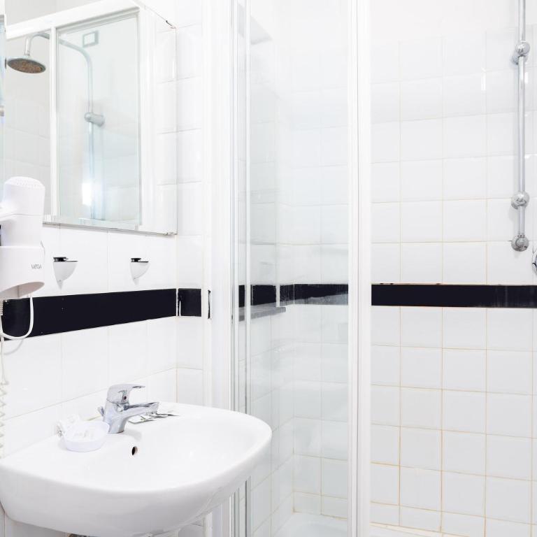 Banchi Centrale - Camera Matrimoniale con Bagno Privato - 19
