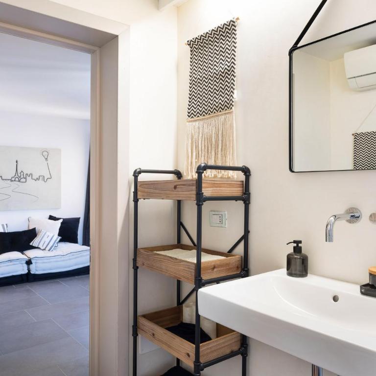 Dimora al Duomo - Three-Bedroom Apartment - 50