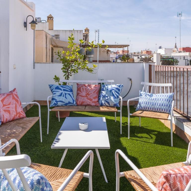 Tentudia Charming Apartments with Private Roof-Top or Patio in San Bernardo By OCityzen - Three-Bedroom Apartment with Private Rooftop - First Floor - 1