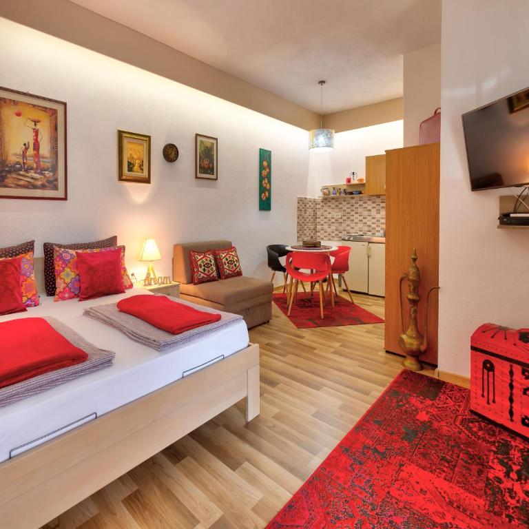 Villa Acapulco - Studio Apartment - 1