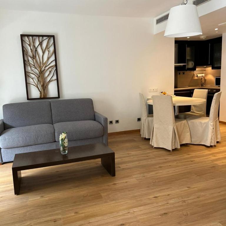 Arthur Properties Rue d'Antibes - Appartement 2 Chambres - 6 Avenue Branly - 7