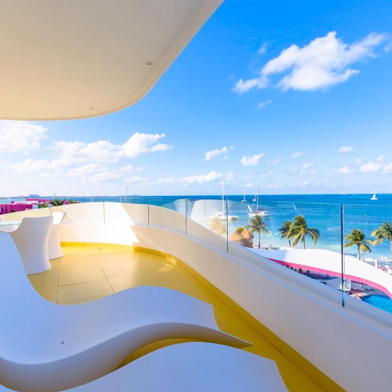 Temptation at The Tower Cancún Resort - All Inclusive - Adults Only - Couple’s Clothing-Optional Oceanfront Master Suite - 5