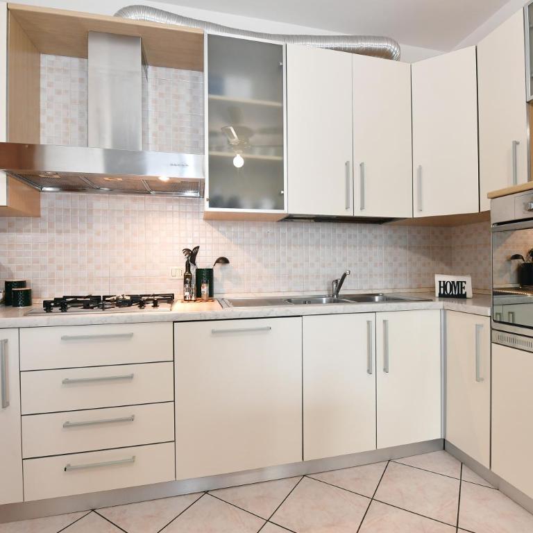 Evergreen -Vicino al mare- Wifi -Ampio Giardino- - Two-Bedroom Apartment - 7