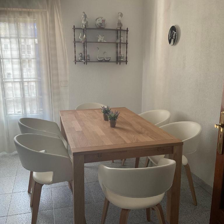 Apartamento Telefónica Trece - Apartamento de 2 dormitorios - 13