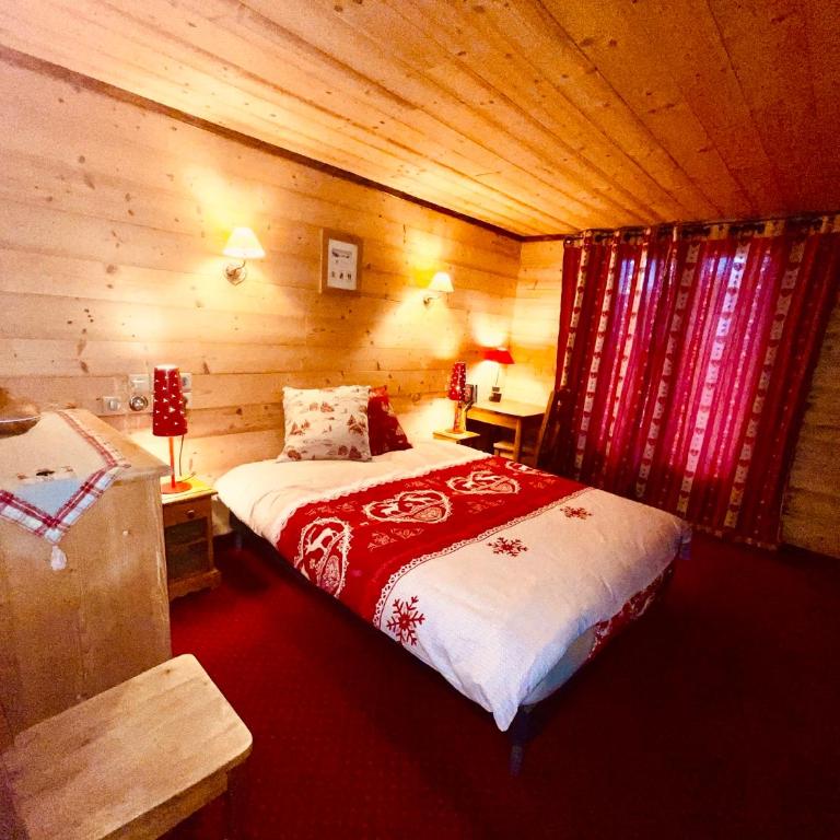 Chalet Alpe d'Huez 1850-Sea and Mountain Pleasure Avec 2 appartements- 1 Appartement 3 Chambres 8 Couchages - 3 Salles d'eau et 1 Appartement 5 Chambres 12 Couchages 5 Salles d'eau - Jacuzzi et Sauna -Pieds des Pistes et Centre - Appartement avec Balcon - 47
