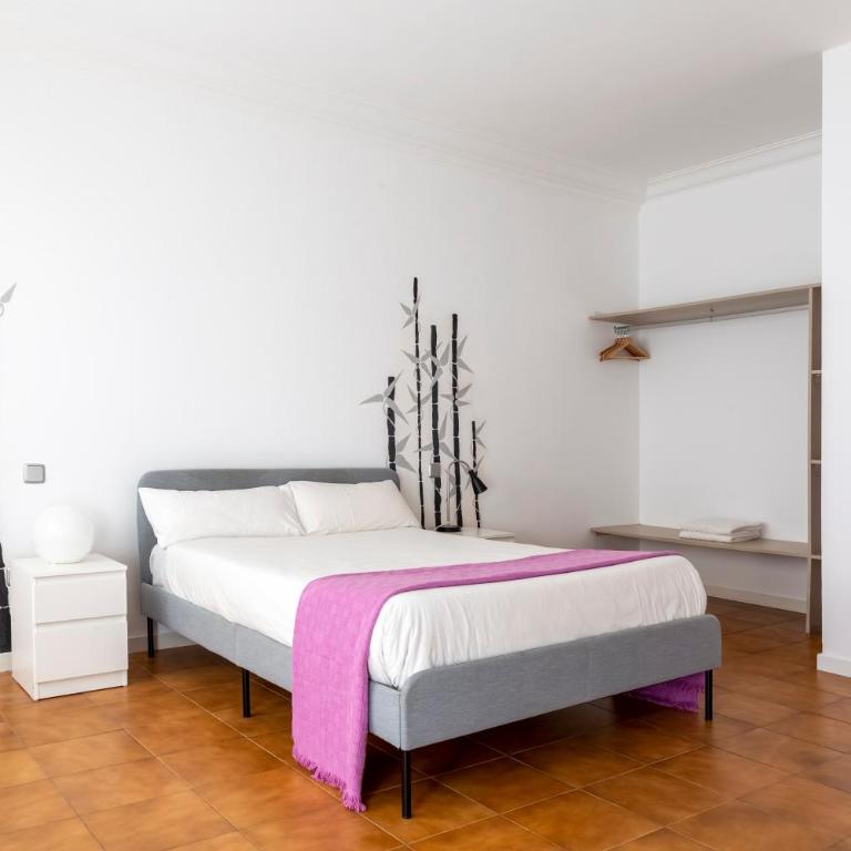 Monrooms Barcelona - Superior Double Room with Balcony - 1