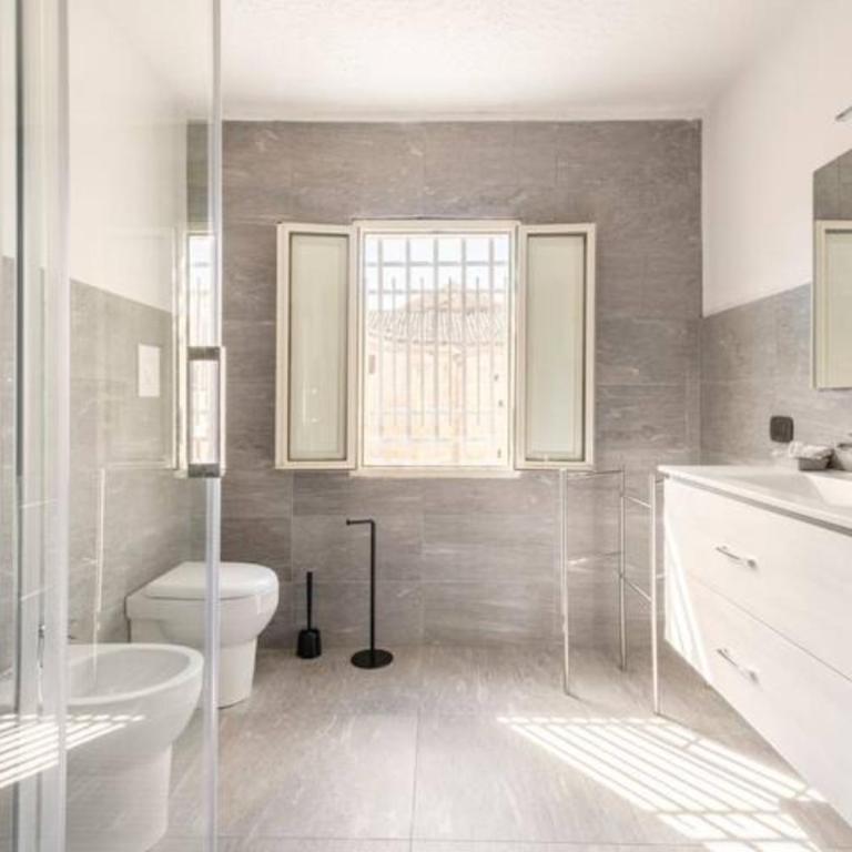 B&B Home Visit - Camera Matrimoniale con Bagno Privato - 5