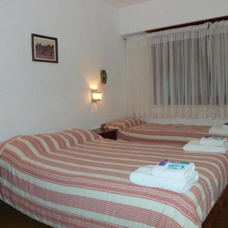 Dino´s Hotel - Budget Triple Room - 6