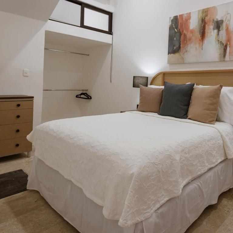 Casa Ubicada en el corazon de Merida, AC y piscina! - Casa de 3 dormitorios - 10