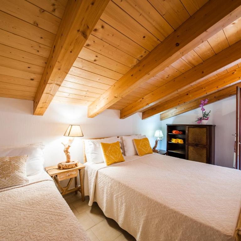 La Casa di Mannazzotta 2 - Camera Tripla con Bagno Privato - 1