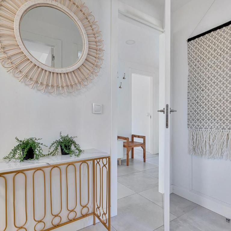 Lovely 3 bedroom apartment next to higueron area. - Apartamento de 3 dormitorios - 4