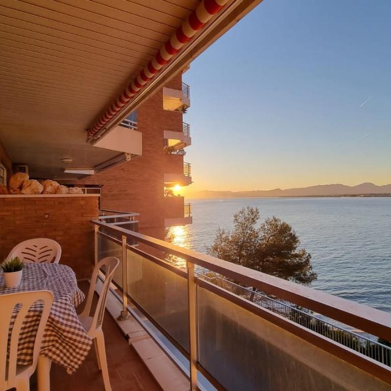 BAHIA MAR SALOU - One-Bedroom Apartment - 6