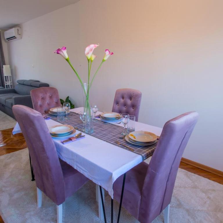 Elegant Avenue Escape - One-Bedroom Apartment - 18
