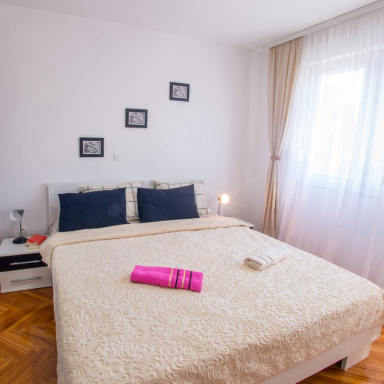 Elegant Avenue Escape - One-Bedroom Apartment - 21