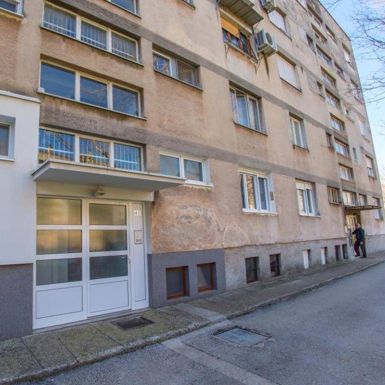 Elegant Avenue Escape - One-Bedroom Apartment - 10