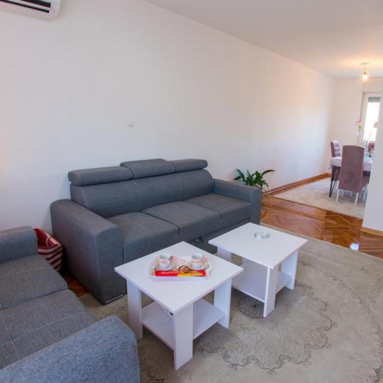 Elegant Avenue Escape - One-Bedroom Apartment - 15