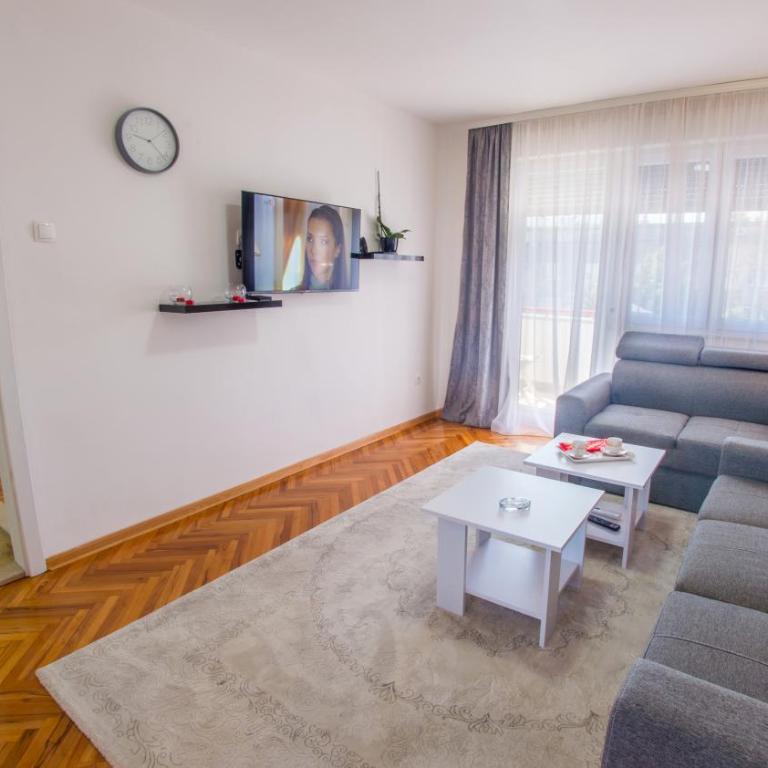 Elegant Avenue Escape - One-Bedroom Apartment - 1